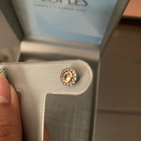 SOLD - PEOPLES | Jewelry Set - Picture 3 of 7